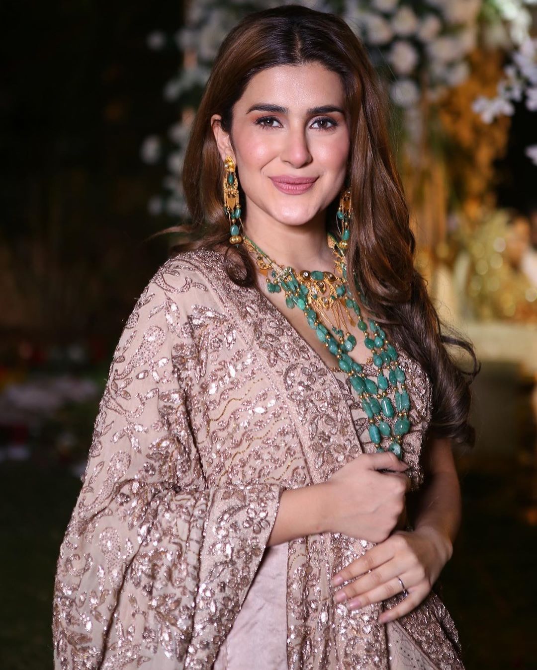 Kubra Khan Beautiful Pakistani Actress Photos