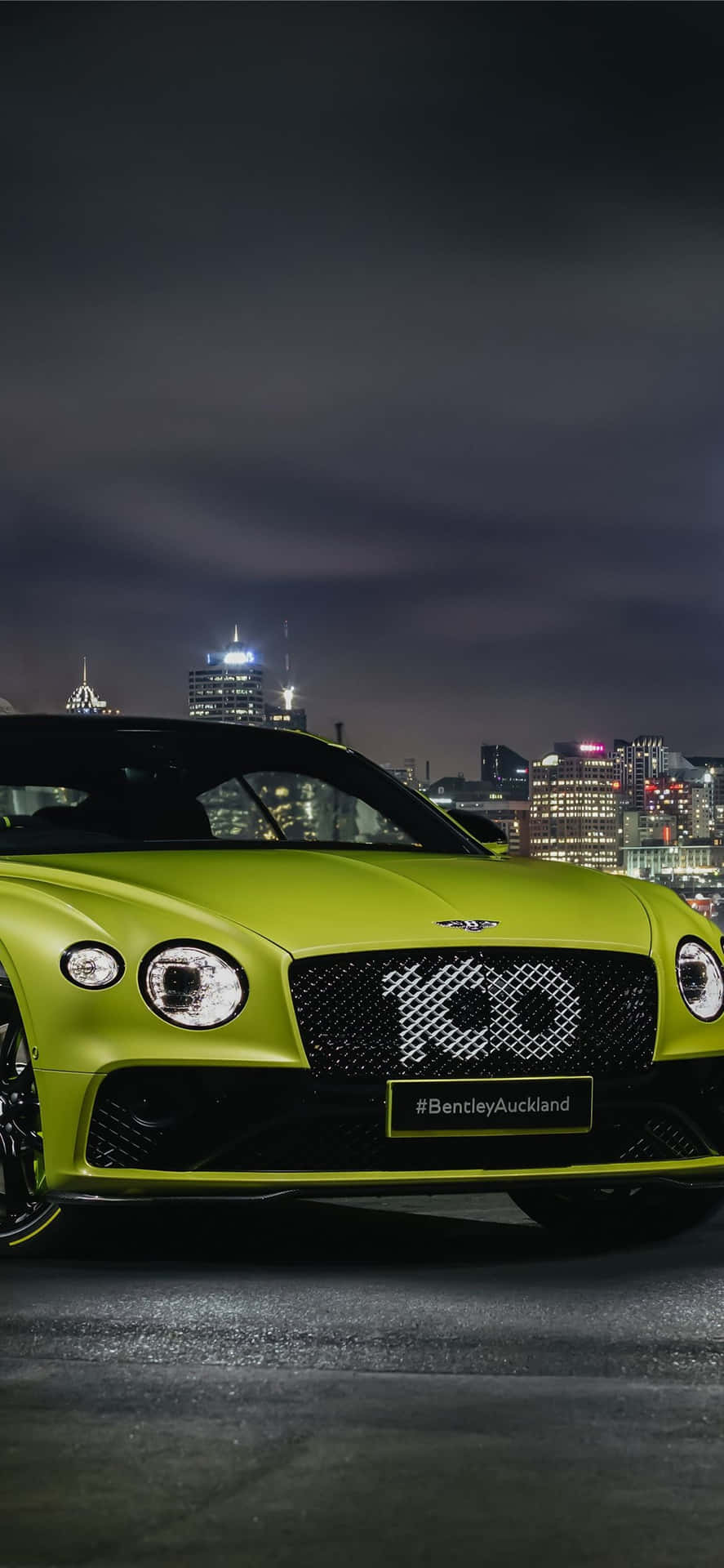 The Classic Style Of A Bentley Meets Modern Technology Wallpaper