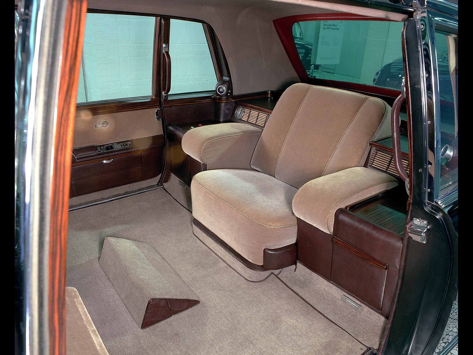 Mercedes Benz Pullman Landaulet Papal Car Interior