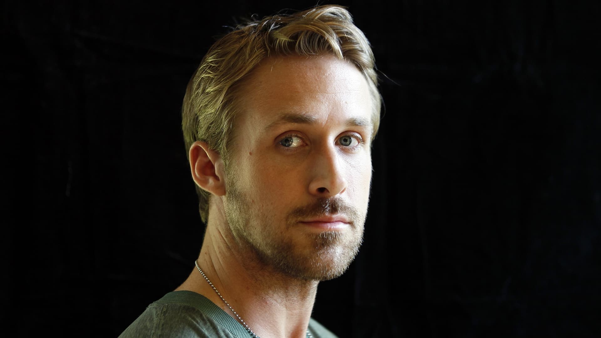 14 Ryan Gosling wallpapers HD HIgh Quality Download