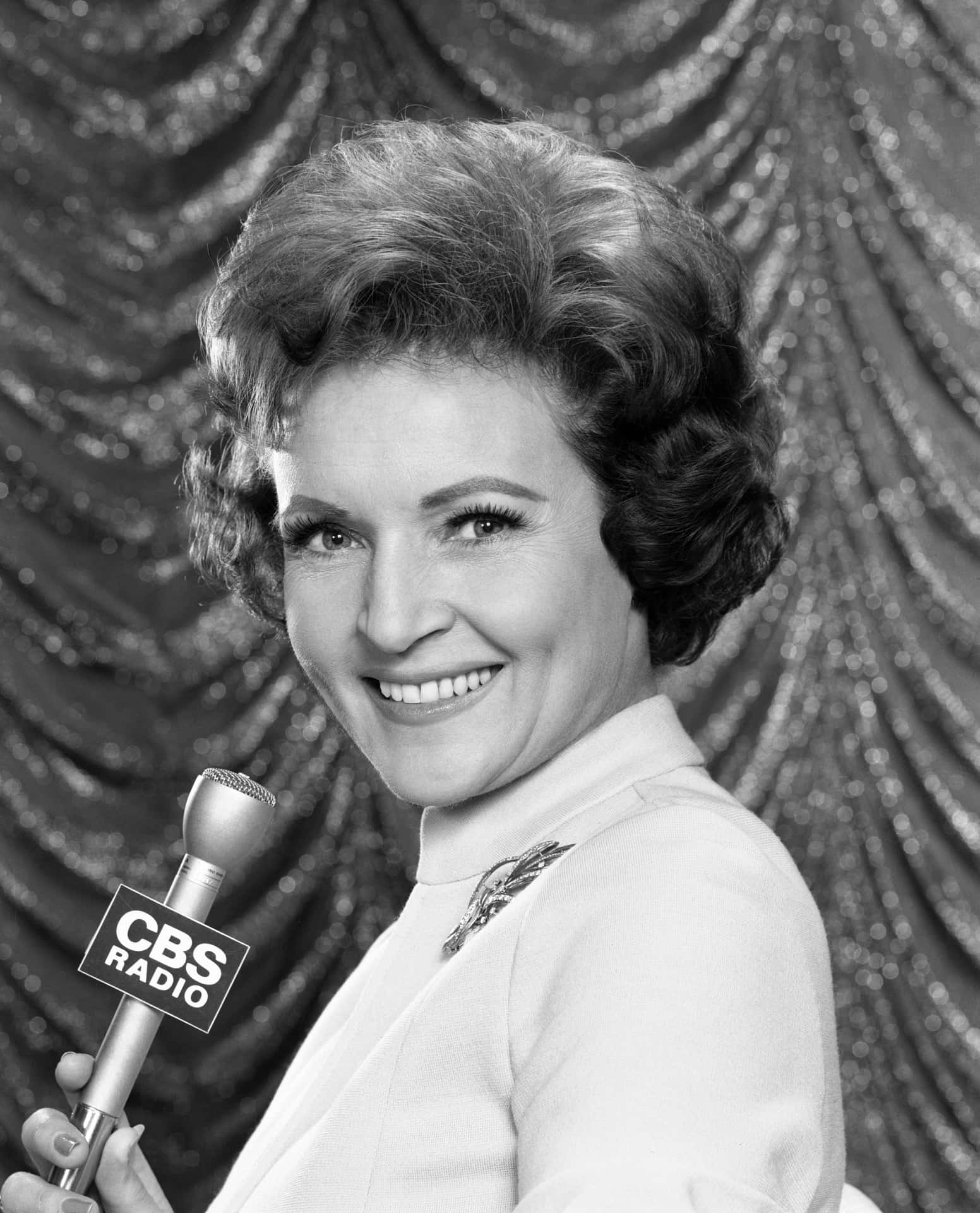 Betty White X Picture Pw3vyohjzjm6ek2m Wallpaper