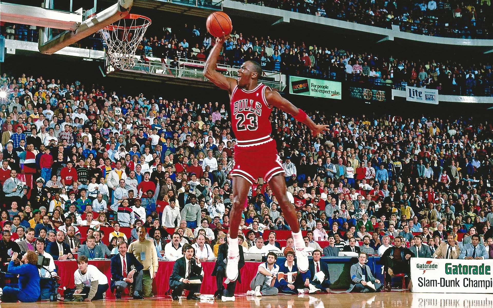 Michael Jordan Dunks From The Free Throw Line wallpaper   949516