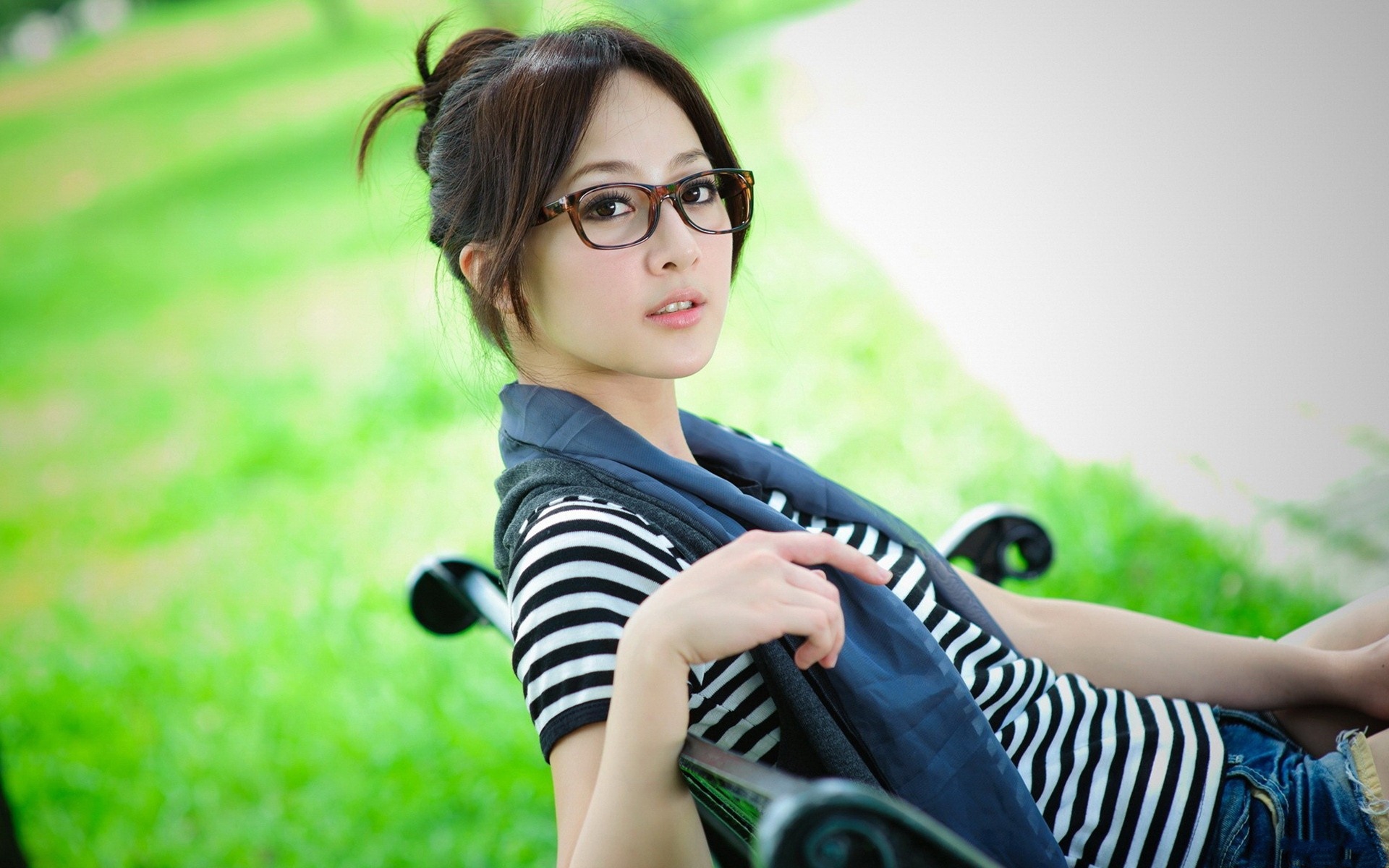 Beautiful Girl Wallpaper HD