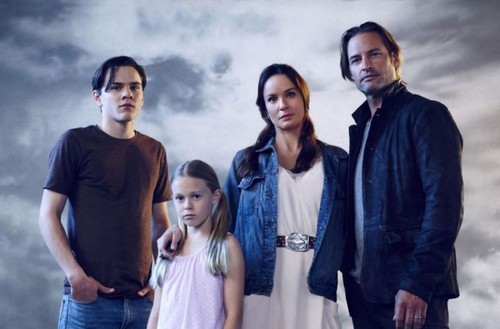 Colony Tv Series Image The Bowman Family HD Wallpaper And