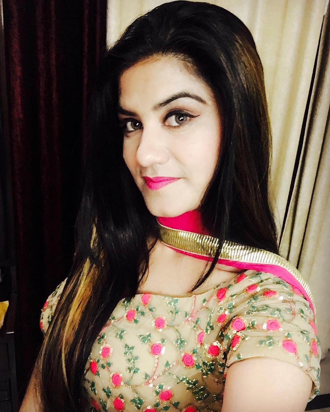 Beautiful Kaur B Selfie Image New Song HD