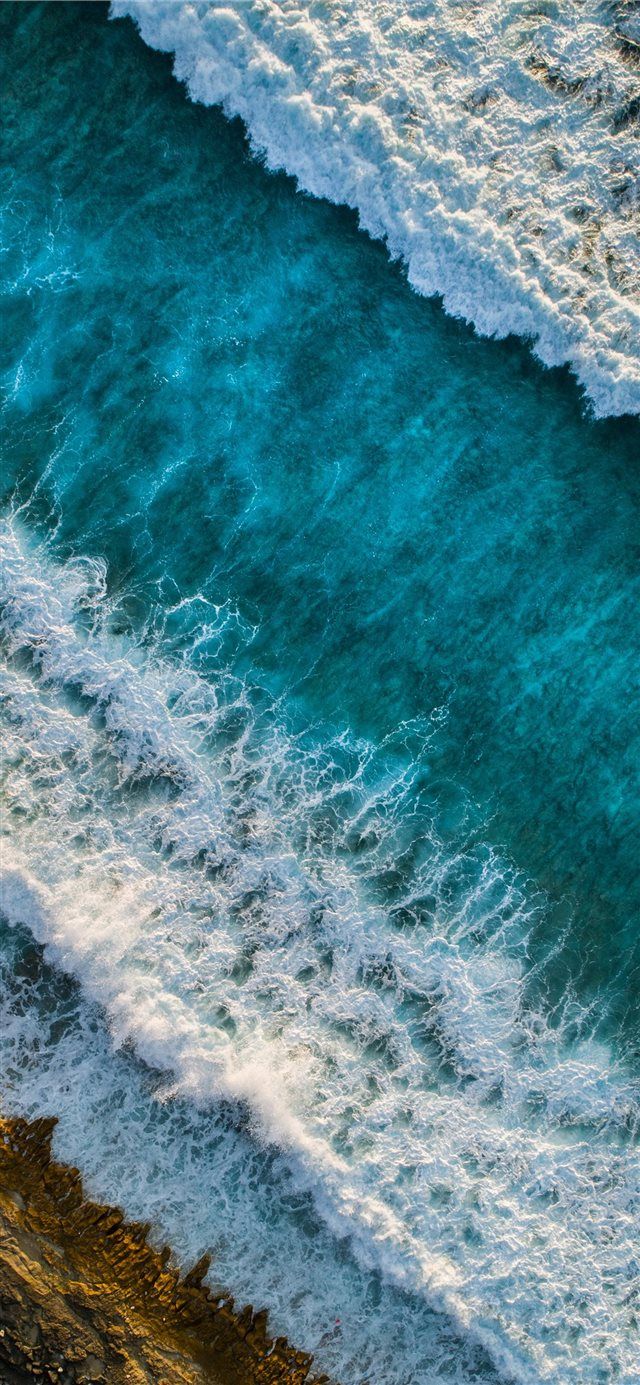 Gehmiskih Higun Fuvahmulah Maldives iPhone X Wallpaper Waves
