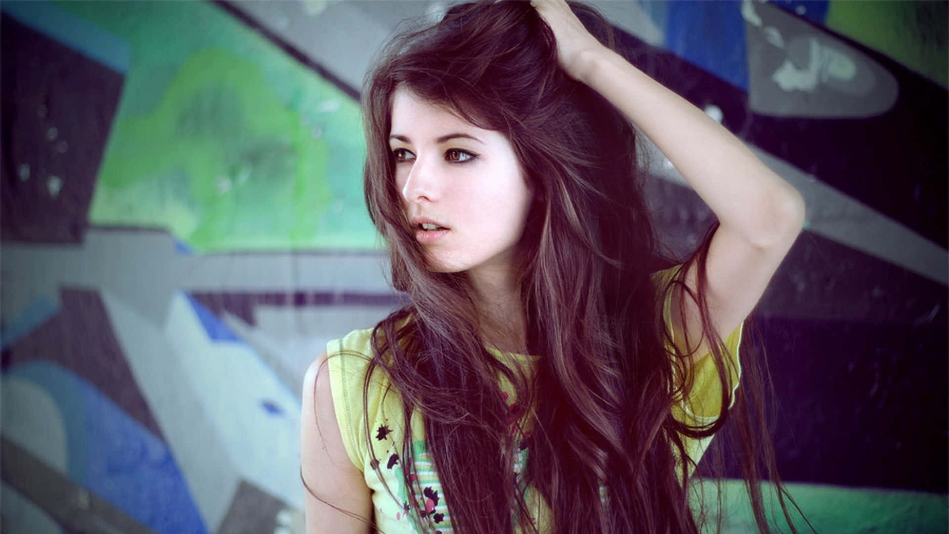 Teenage Girl Picture Wallpaper