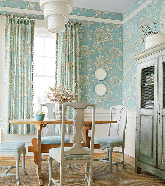 Dining rooms are prime spots for wallpapering and can significantly 550x620