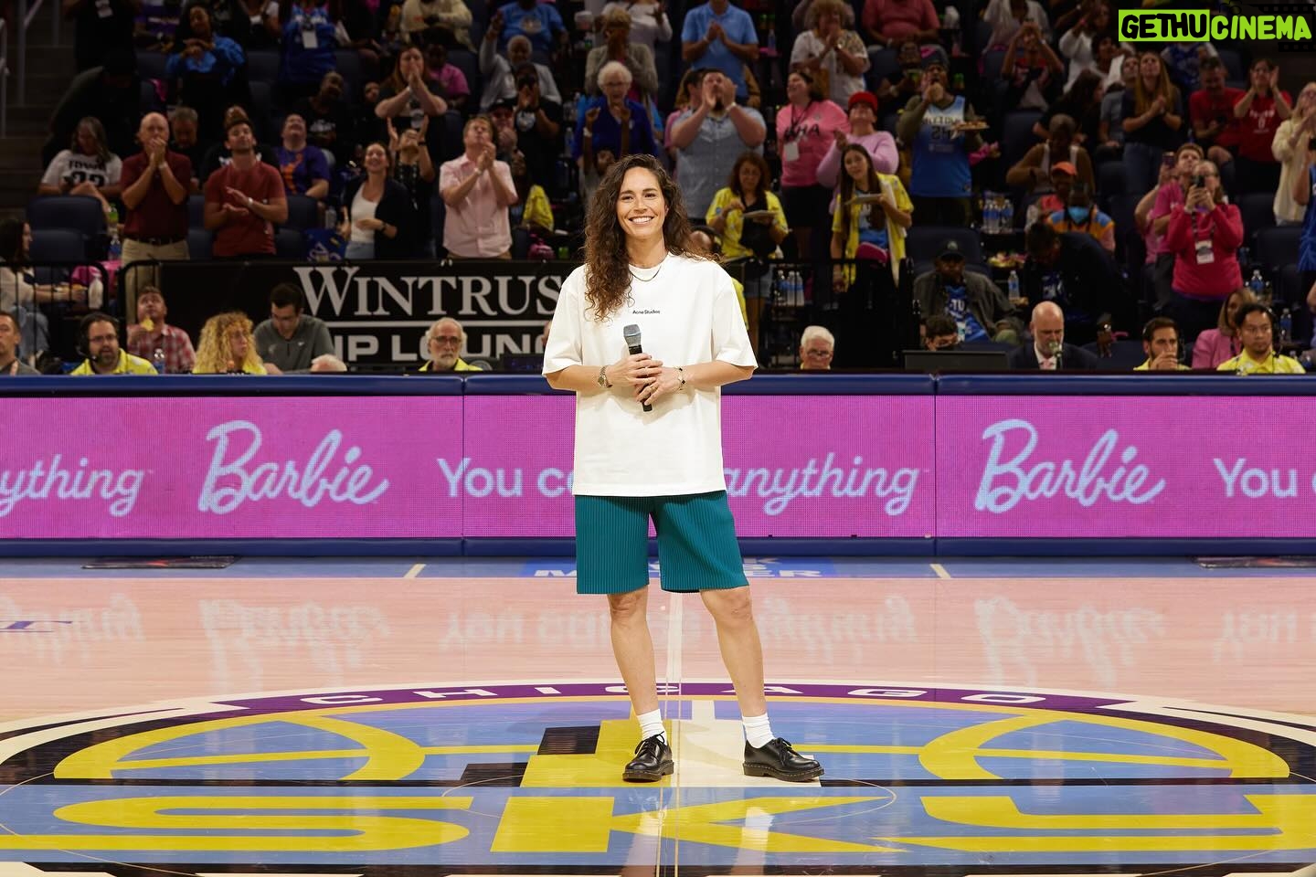 Actress Sue Bird HD Photos And Wallpaper December