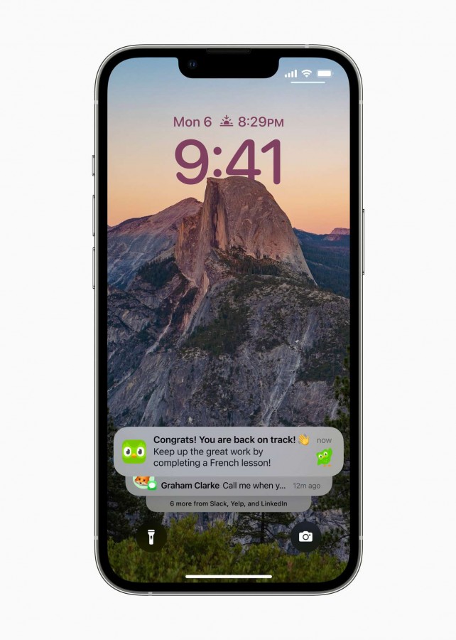 Apple iOS is here with a focus on the lock screen GSMArena
