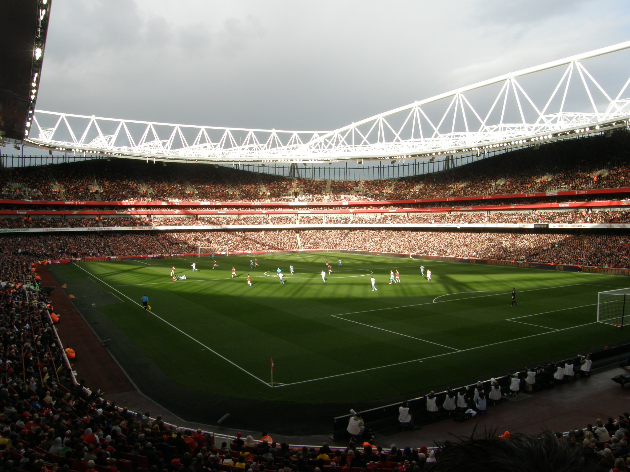 Emirates Stadium at Night Wallpaper Emirates Stadium Wallpaper at 2048x1536