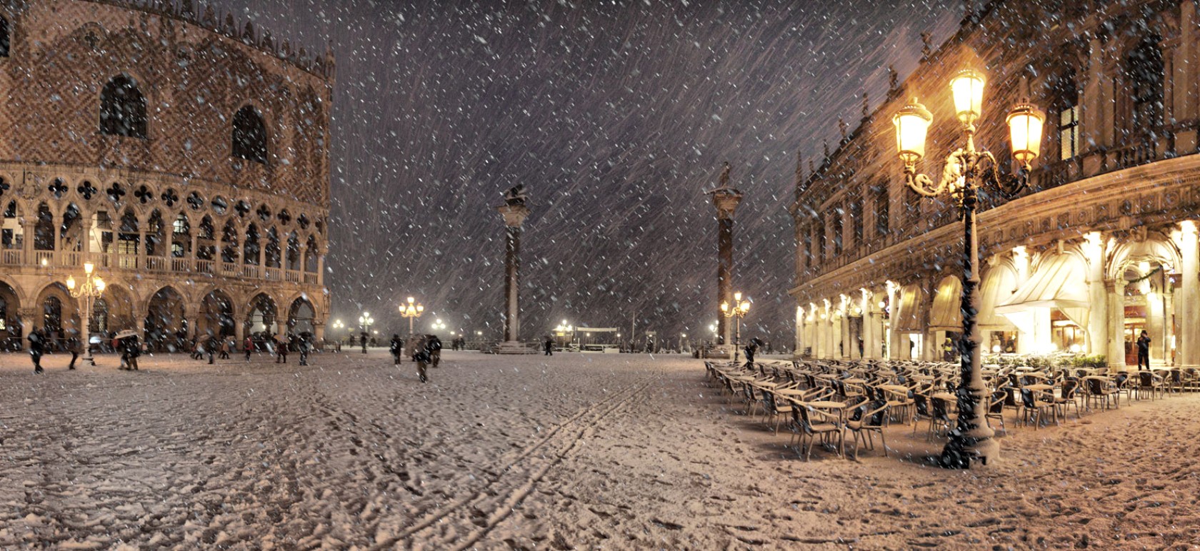 Winter Snowy Lanterns Venice Italia Italy Time Snow Lights