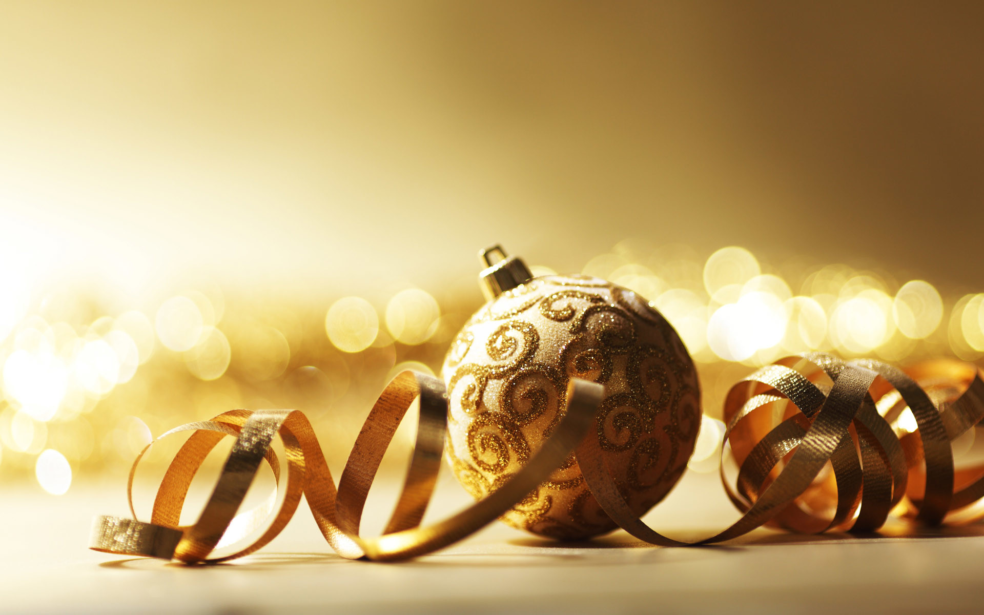 Christmas Balls Wallpaper