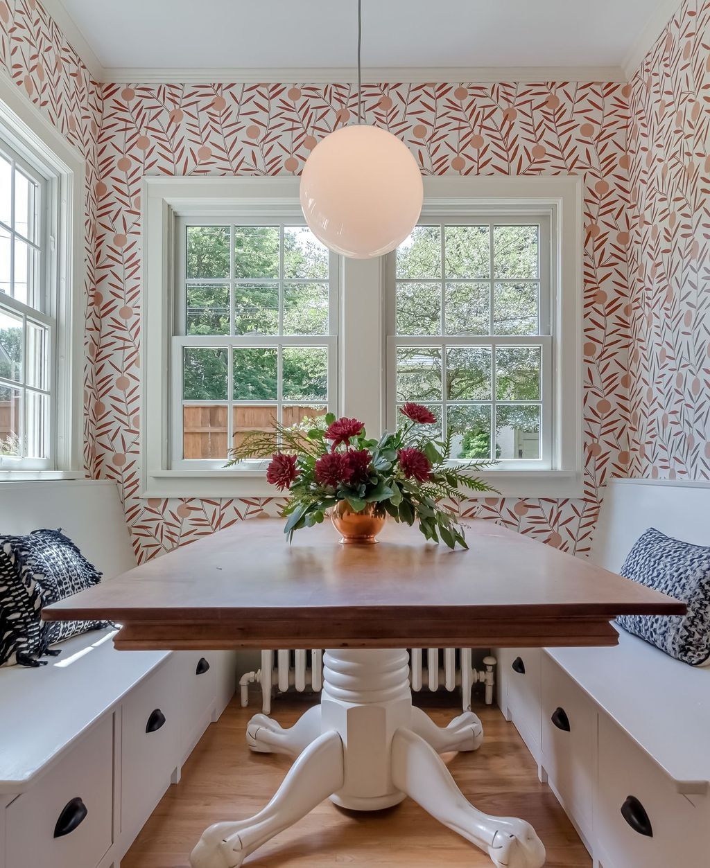 Extraordinary Wallpaper Design Ideas To Try In The Kitchen