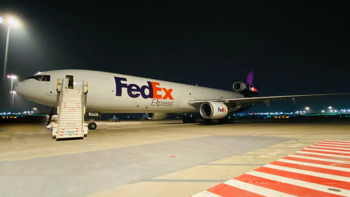 Fedex Tracking Aircraft Landing Area Gp38txoyf46kpovr Wallpaper