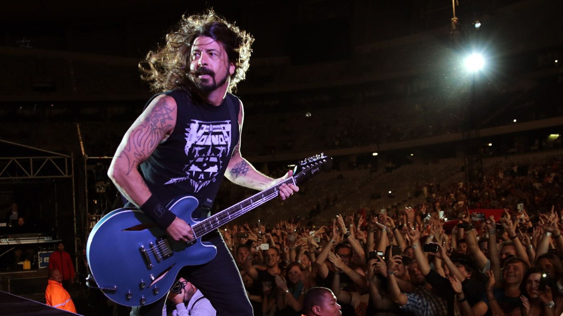 Dave Grohl Live Performance HD Wallpaper