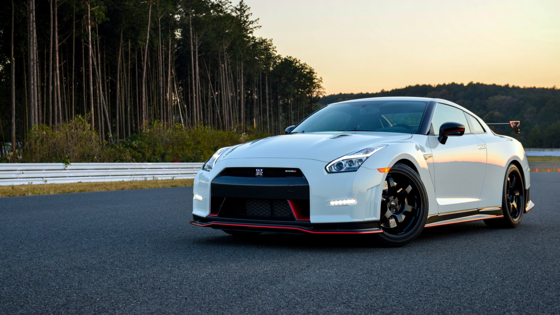 Nissan Gt R Nismo Red Image