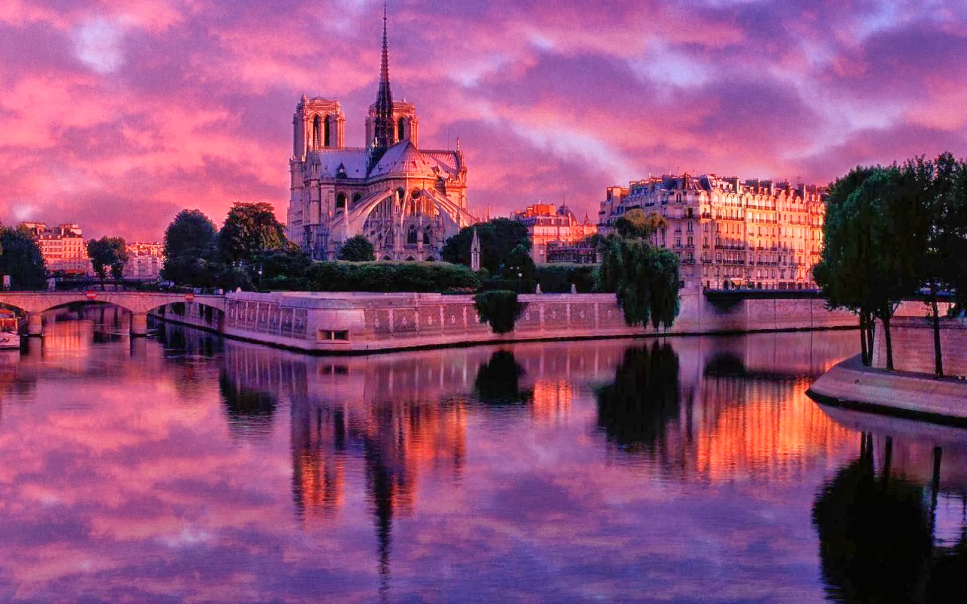 Notre Dame Wallpaper Screensavers Waterscenes S