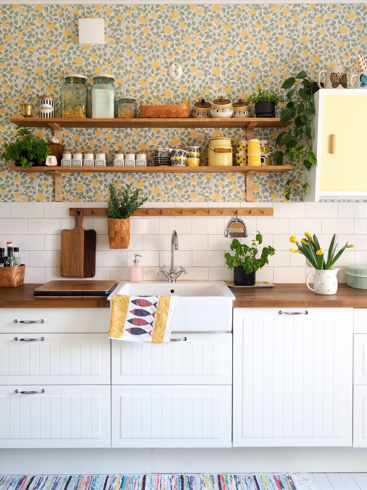Fun Kitchen Wallpaper Ideas You Ll Love