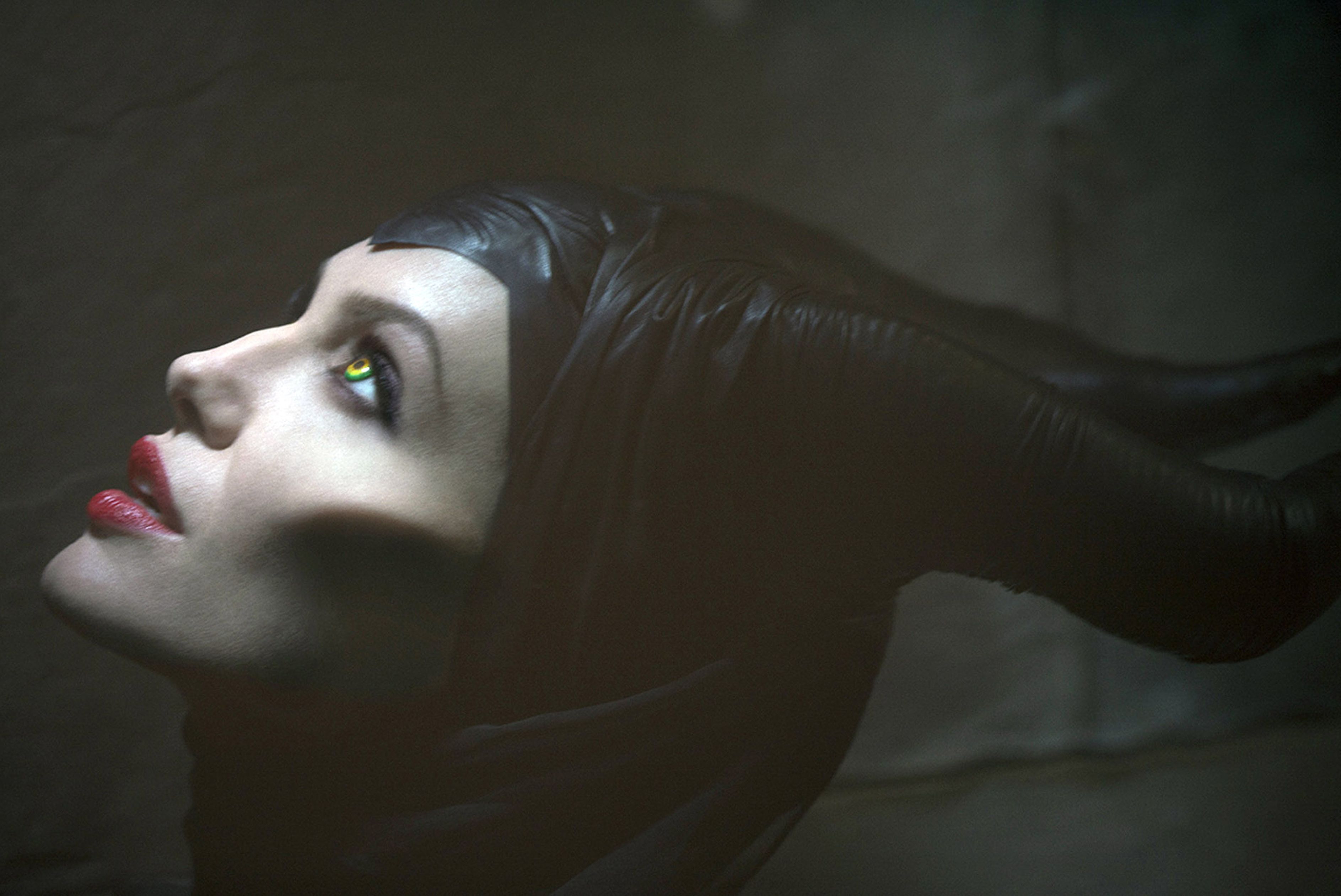 Angelina Jolie Wallpaper