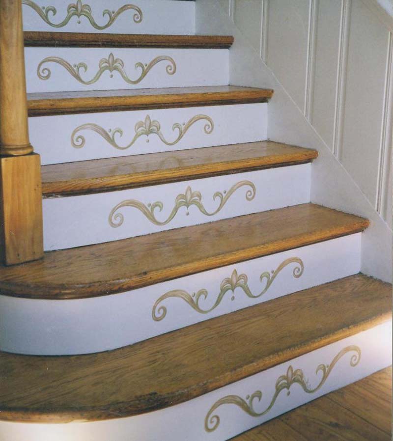 Alternative To The Classic Wallpaper Print Staircase