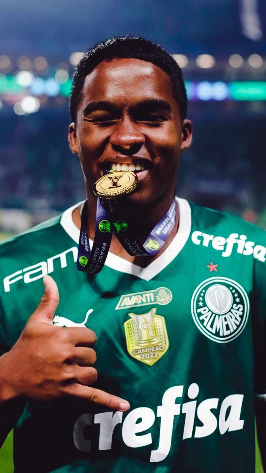 Endrick Felipe celebrates with his gold medal after winning the Campeonato Brasileiro Série A 2022 with Palmeiras