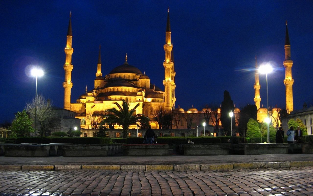 Blue Mosque At Night Wallpaper