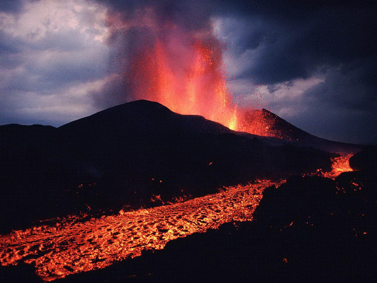 Hawaiian Volcanoes National Park Erupting Beauties