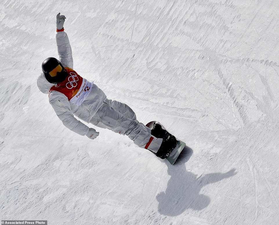 Snowboarding Superstar Shaun White Tops Halfpipe Qualifier