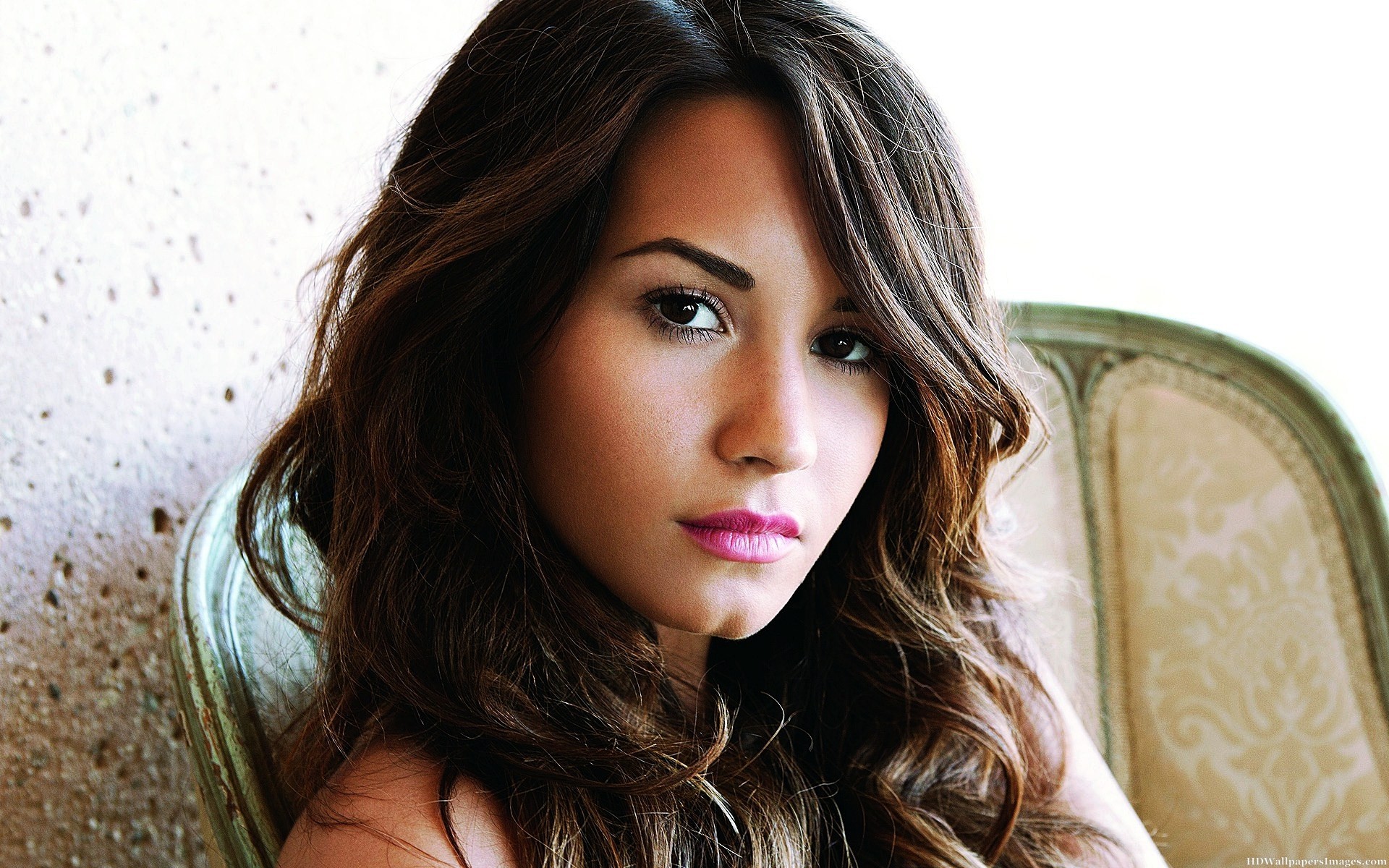 Demi Lovato HD Wallpaper