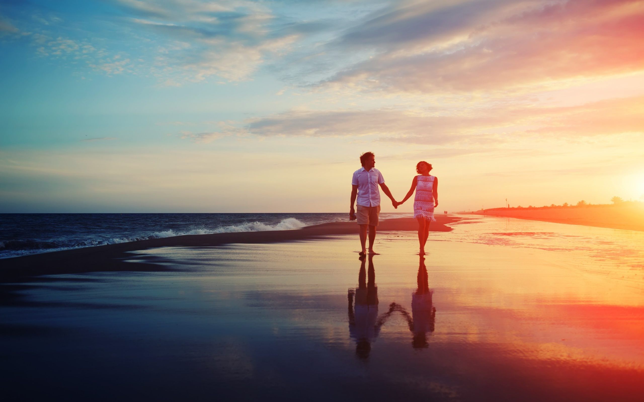 Couple On Beach Love Wallpaper HD For Desktop