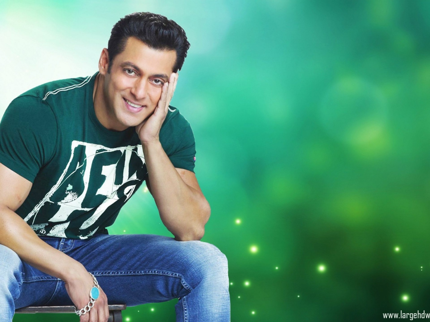 Salman Khan Wallpaper In Green Background Photo