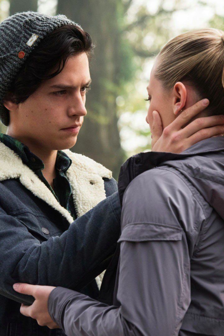 Reasons You Should Start Shipping Jughead And Betty On