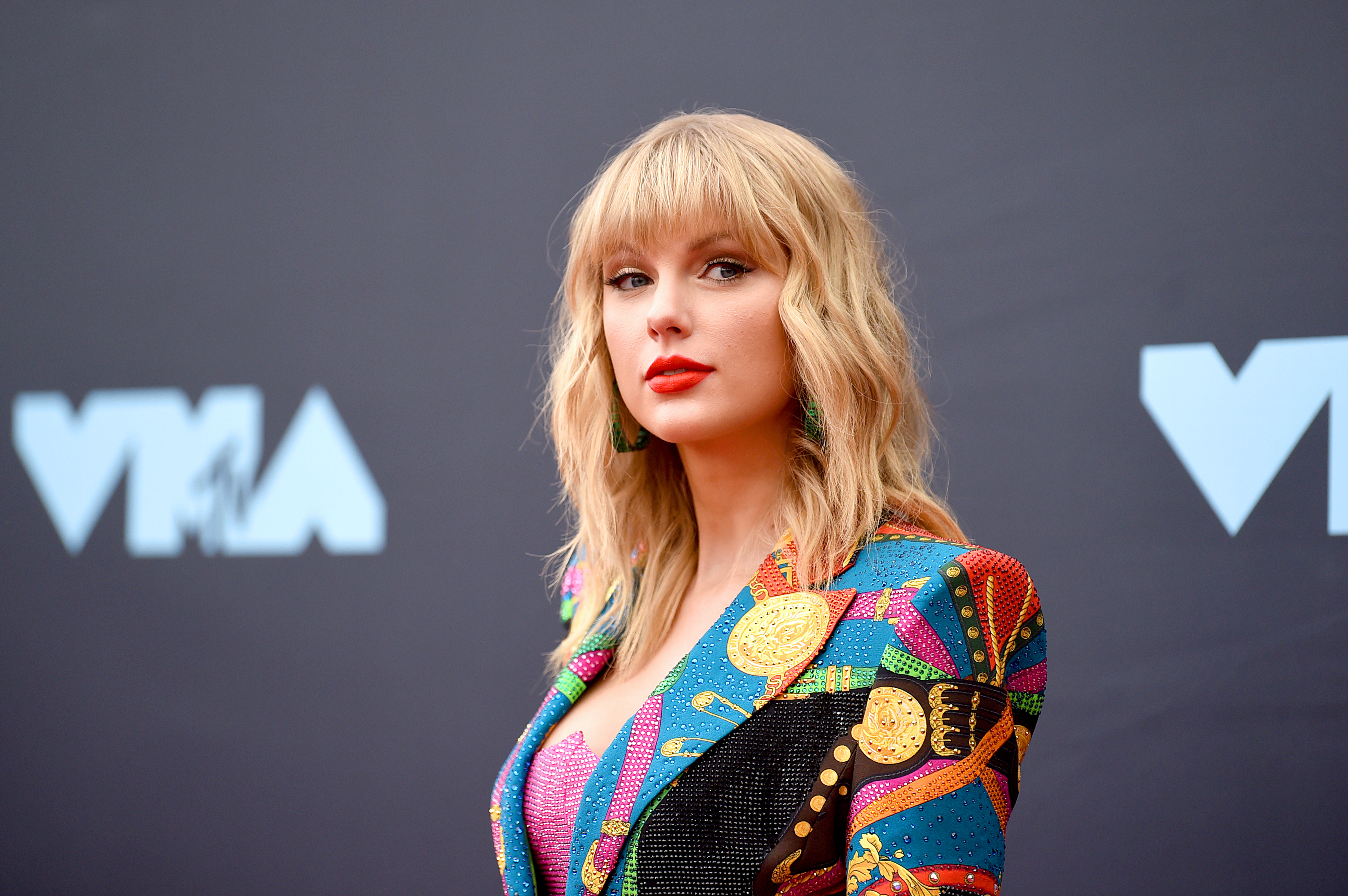 Taylor Swift Identifies With Daenerys Powerful Game Of Thrones Arc