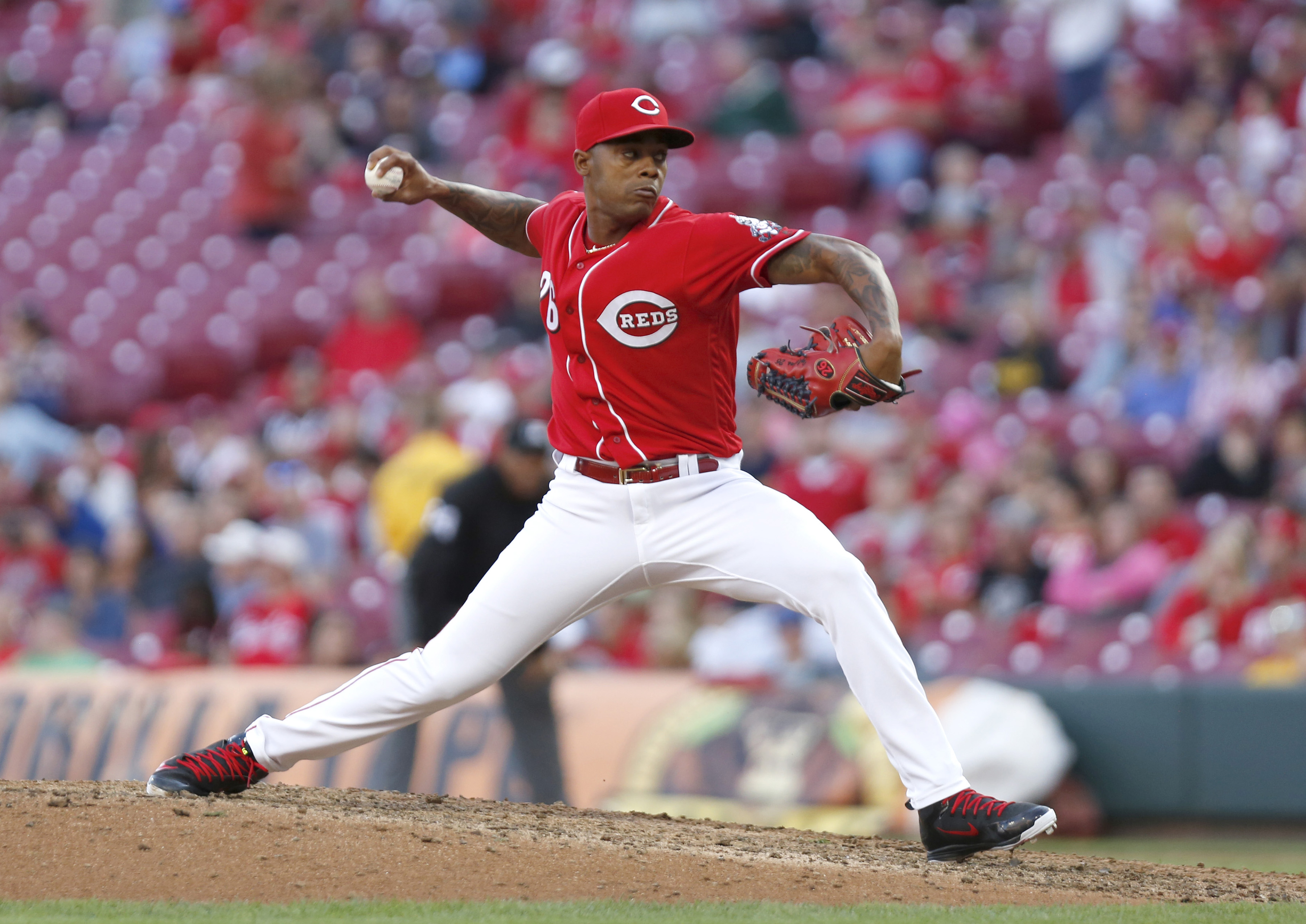 Reds Sign Raisel Iglesias To Year Deal Mlb Daily Dish