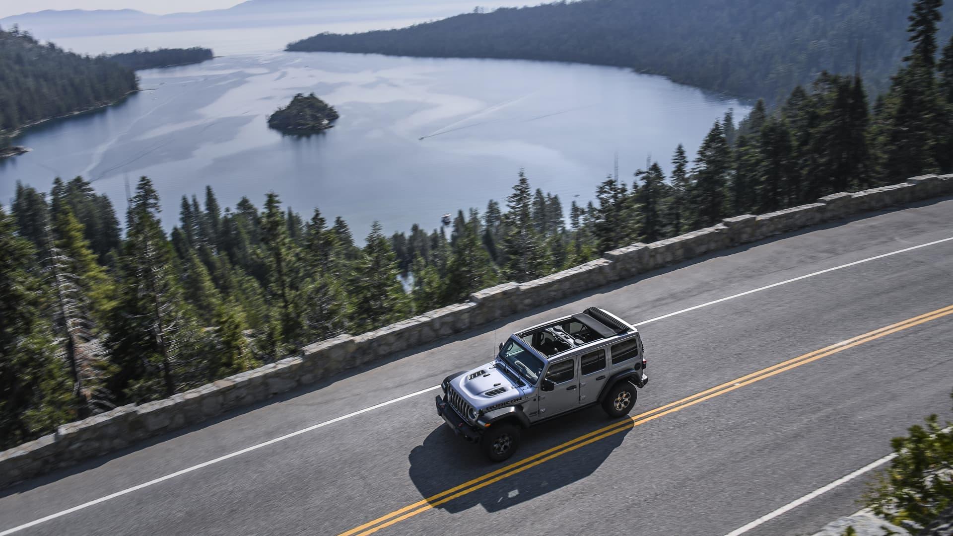 Free download Jeep Wrangler Rubicon versus the Rubicon Trail Rear View