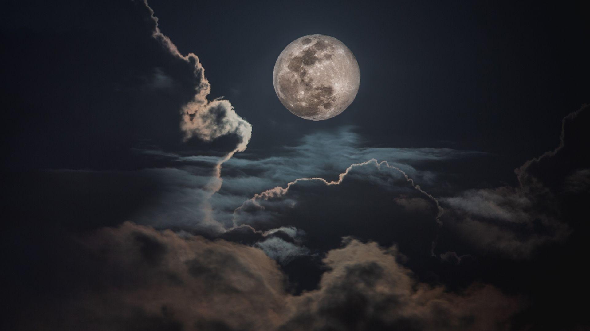 Desktop Wallpaper Night Clouds And Moon Sky HD Image Picture