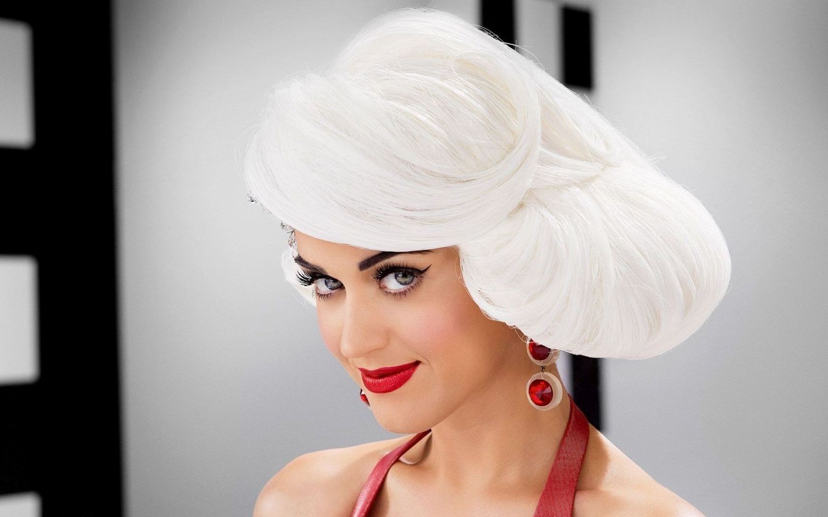 Katy Perry With A White Wig Wallpaper