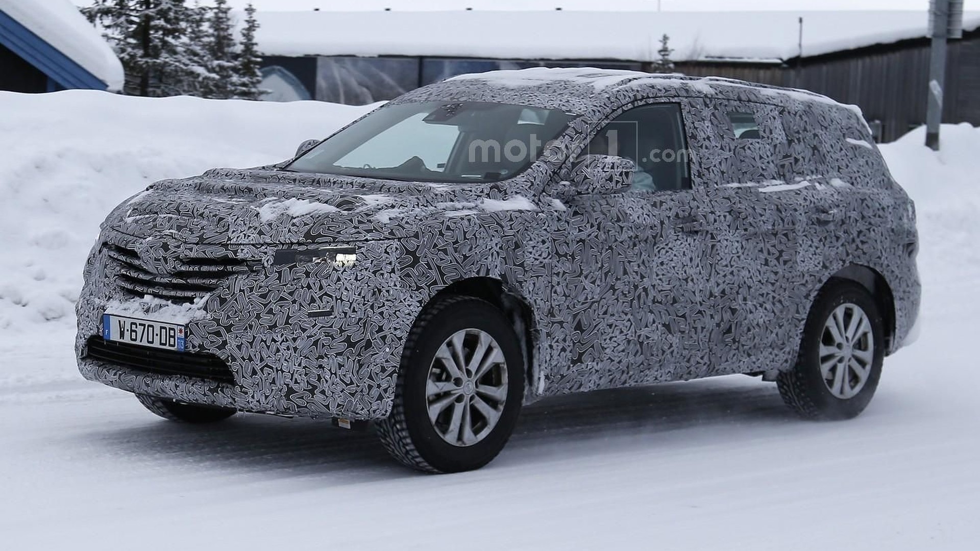 Renault Maxthon Seven Seat Suv Spied During Final Testing