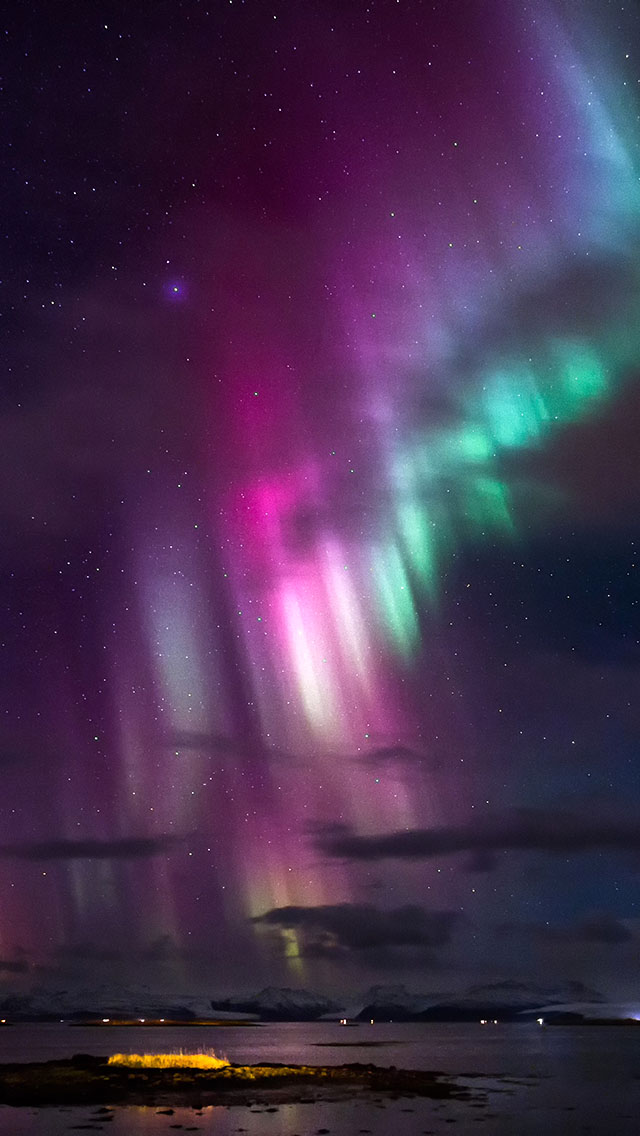 Northern Lights   The iPhone Wallpapers