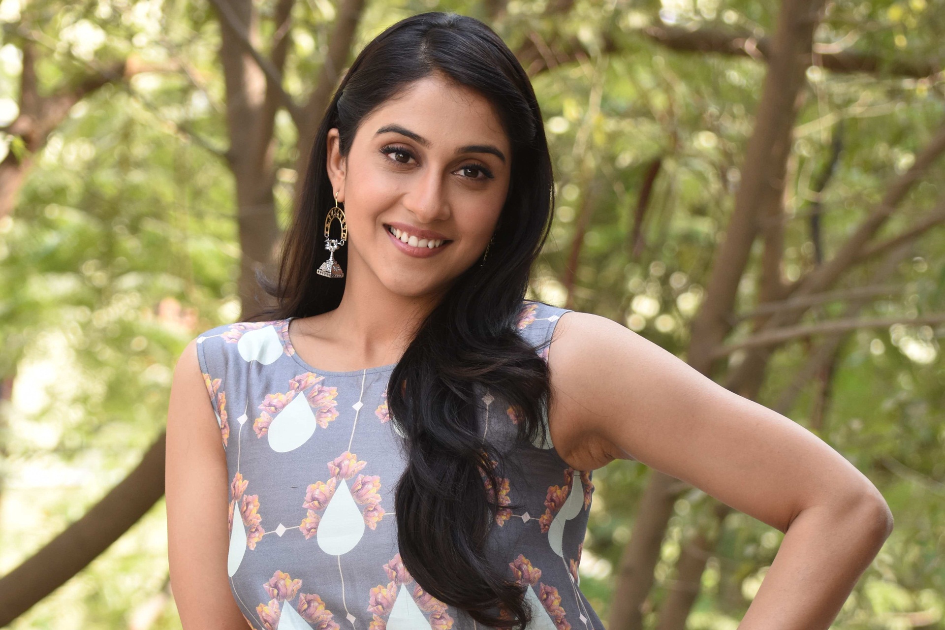 Regina Cassandra Wallpaper Image