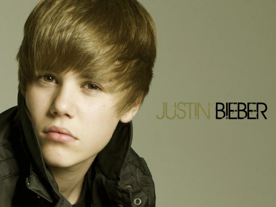 Justin Bieber Famous Singer Handsome White Skin Celebrity