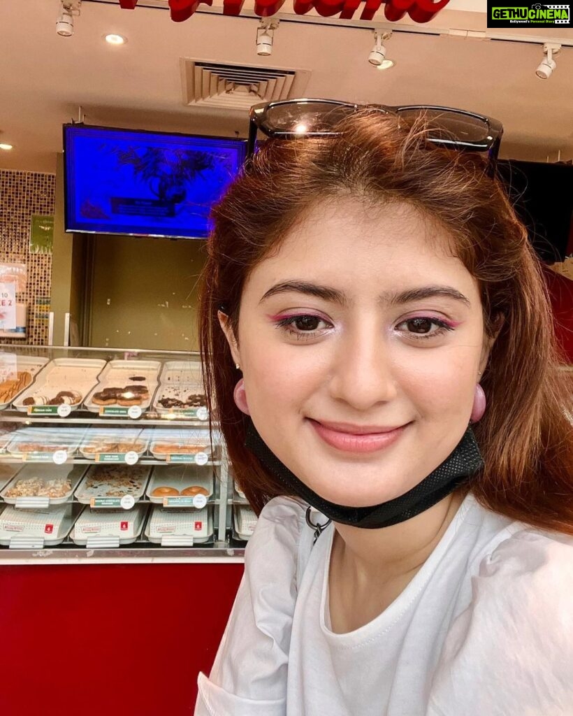 Actress Arishfa Khan HD Instagram Photos And Wallpaper September