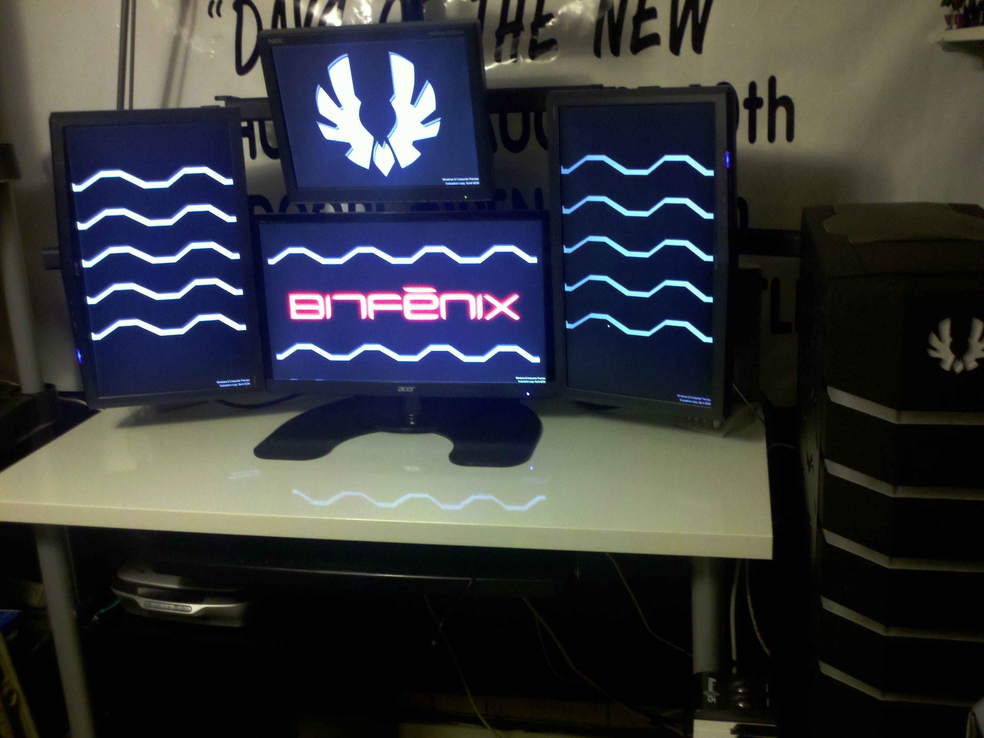  to make the BitFenix logo ion your wallpaper It looks really cool