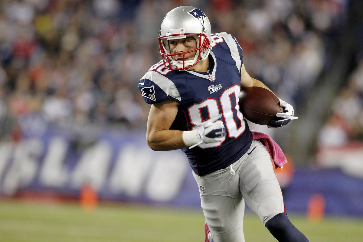 Patriots Wr Danny Amendola Won T Change Playing Style To
