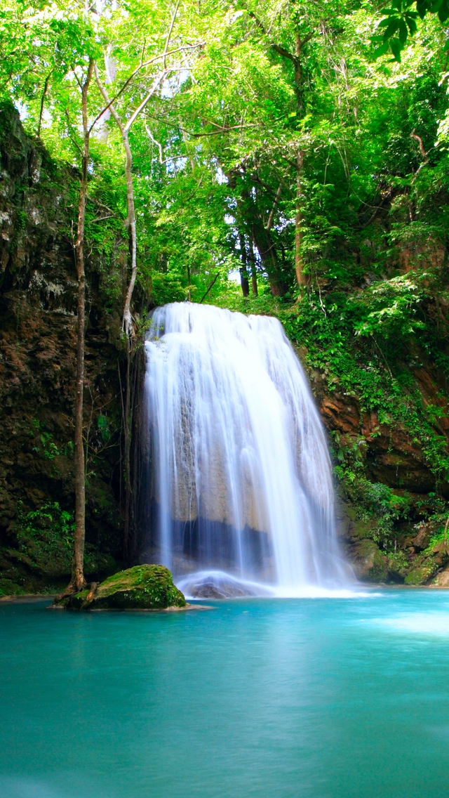 Beautiful Waterfall iPhone 5s Wallpaper