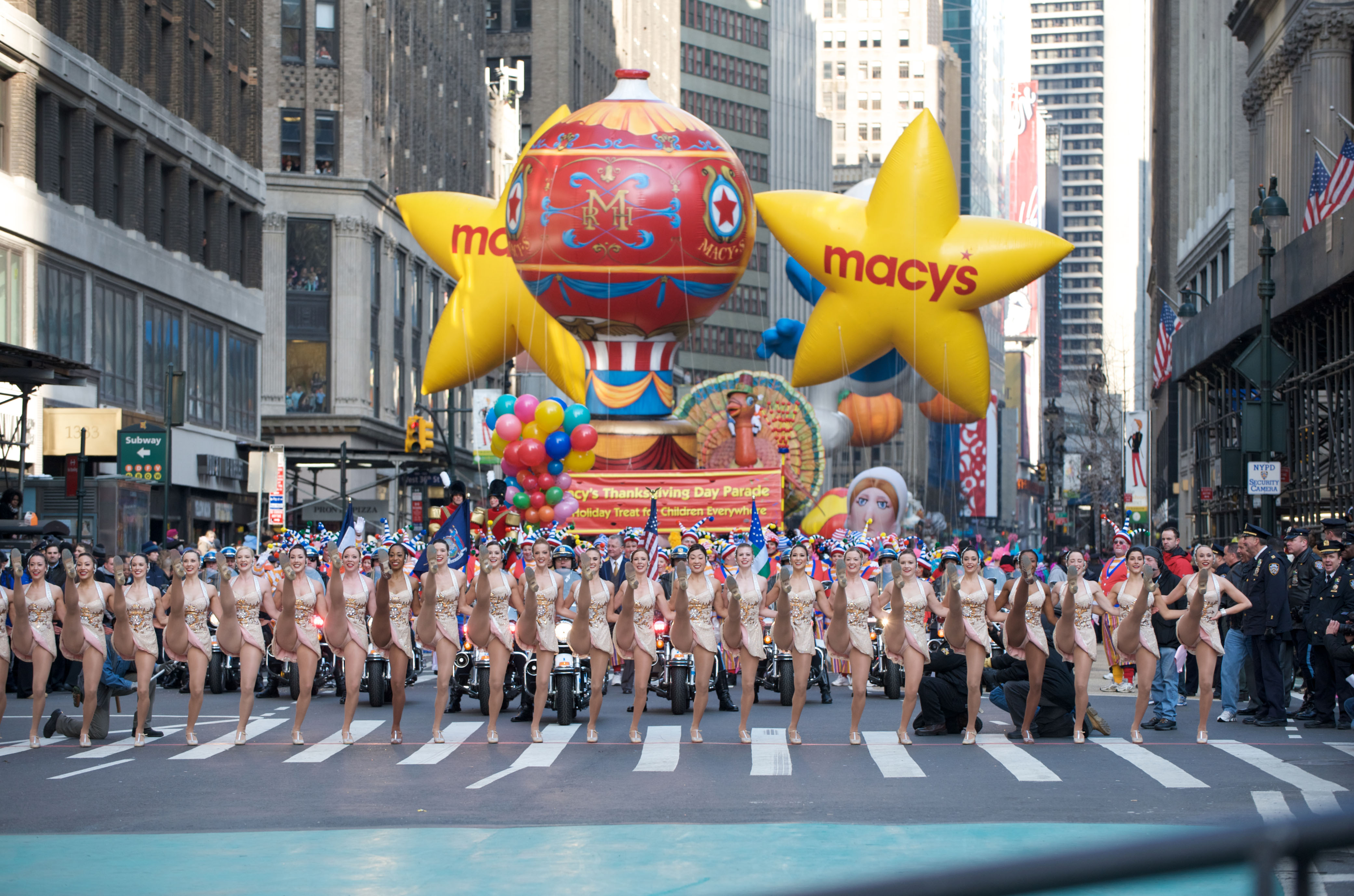 The History Of Macy S Thanksgiving Day Parade A Grand Nyc