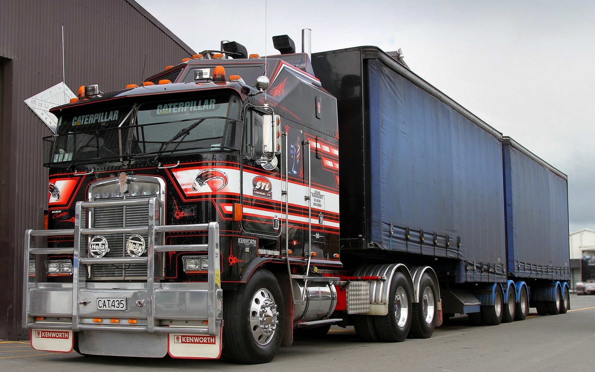 Những chiếc xe tải Kenworth luôn mang lại sức mạnh và độ bền đáng kinh ngạc. Với những bức ảnh hình nền Kenworth truck đầy mê hoặc này, bạn sẽ cảm nhận được niềm đam mê cho những chiếc xe tải hùng mạnh này.