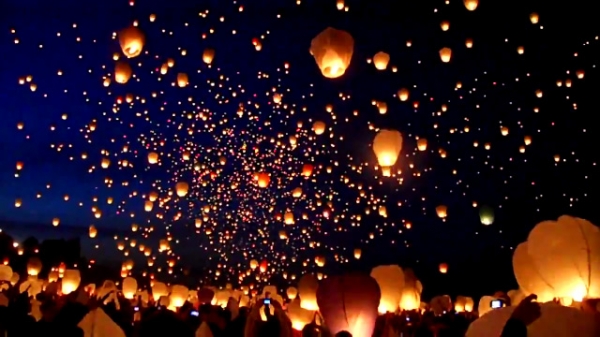 Hiving Out Floating Lanterns