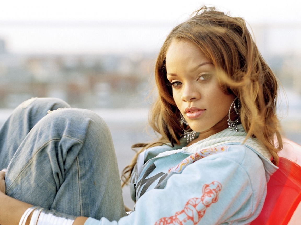 Rihanna In Jeans Desktop Pc And Mac Wallpaper